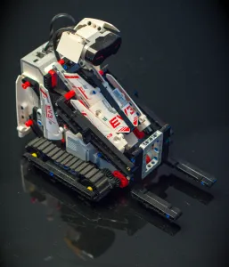 Lego-robot_edited